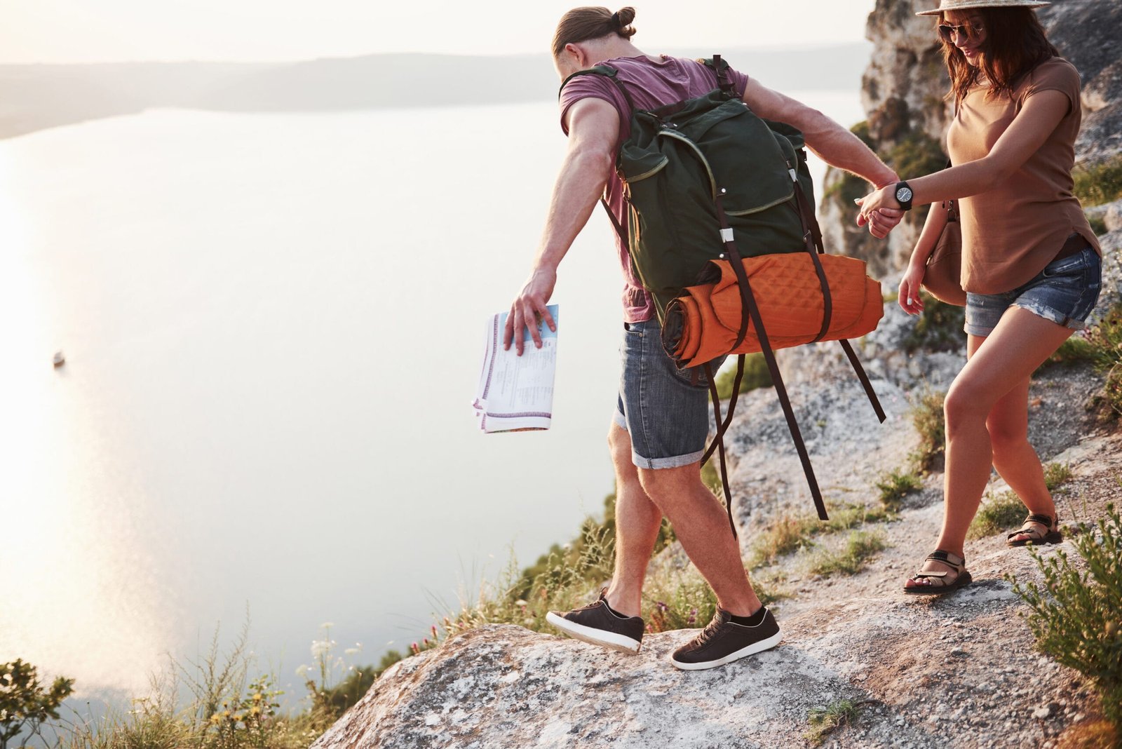 Exploring 2024’s Outdoor Adventure Trends: Personalized Travel, Tech Integration, and Sustainable Gear